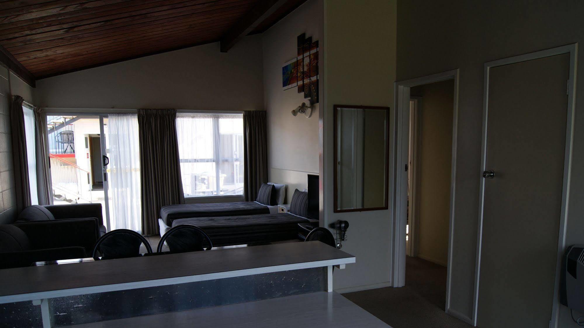 Tourist Court Motel Whakatane Esterno foto